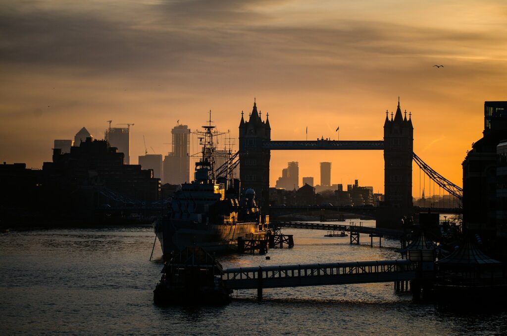 london, bridge, sunset-3997154.jpg